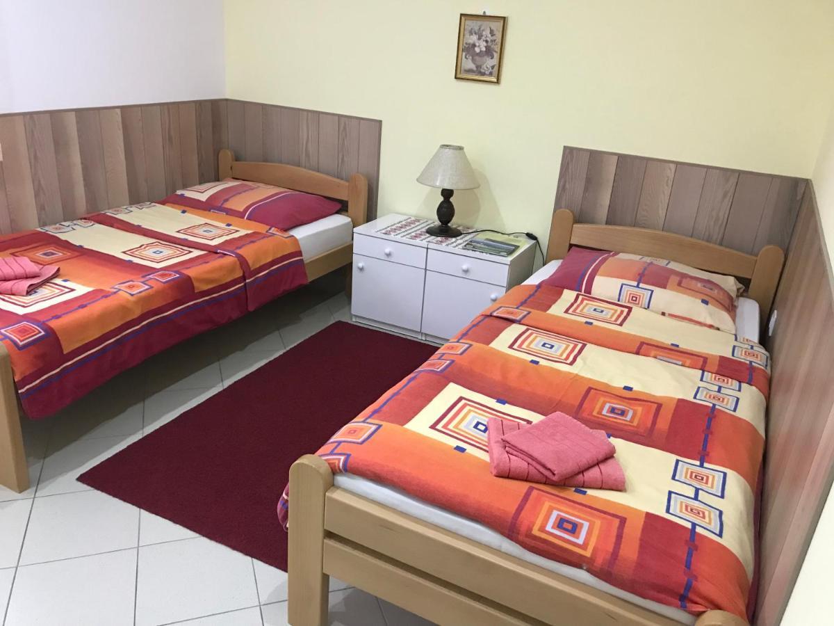 Guesthouse Rebel Deliblato Ngoại thất bức ảnh